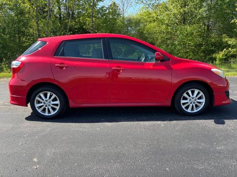 Used 2010 Toyota Matrix FWD image 2