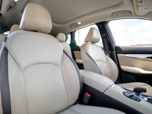 Used 2022 INFINITI QX50 Luxe AWD/4WD image 19