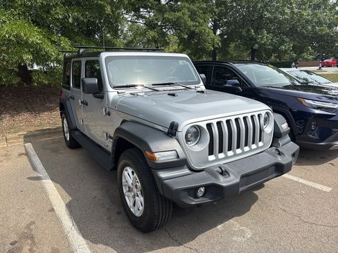 Used 2023 Jeep Wrangler Unlimited Sport AWD/4WD image 2