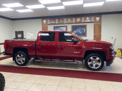 Used 2018 Chevrolet Silverado 1500 LT w/ Texas Edition image 4