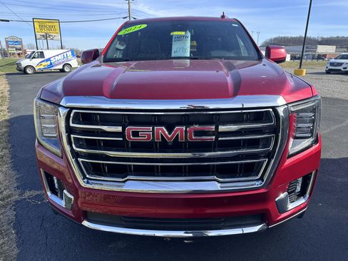 Used 2024 GMC Yukon SLT w/ SLT Luxury Package image 6