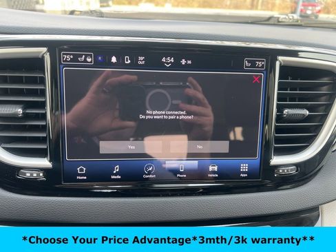 Certified 2023 Chrysler Pacifica Touring-L image 74