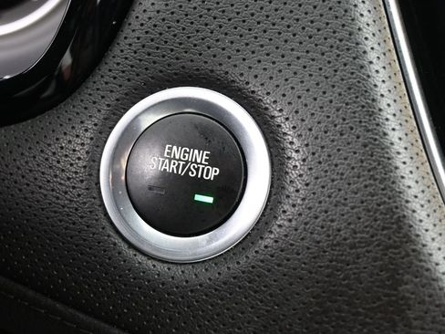 Used 2023 Cadillac XT6 Luxury image 34