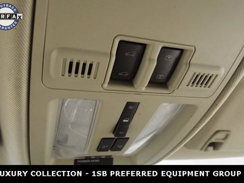 Used 2010 Cadillac SRX Luxury image 30