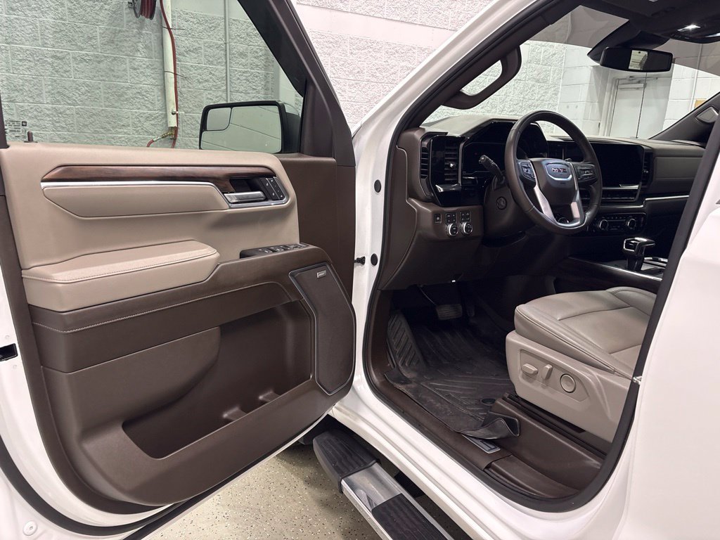 Used 2025 GMC Sierra 1500 SLT w/ SLT Premium Package AWD/4WD image 15