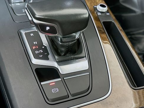Used 2018 Audi Q5 2.0T Premium Plus w/ Premium Plus Package AWD/4WD image 7