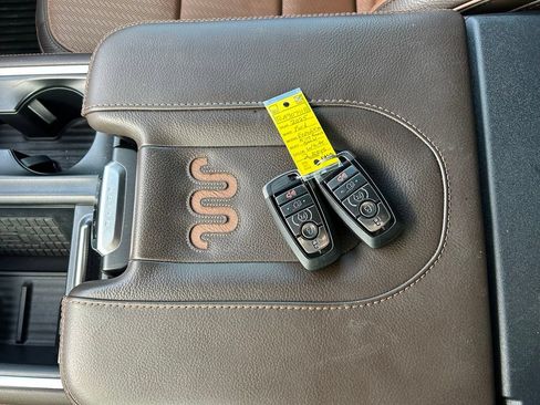 Used 2025 Ford Expedition Max King Ranch AWD/4WD image 16