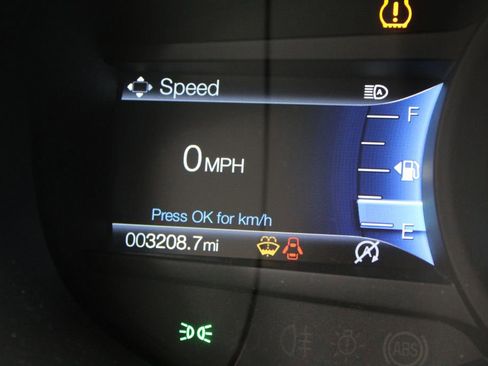 Used 2024 Ford Edge SE image 17