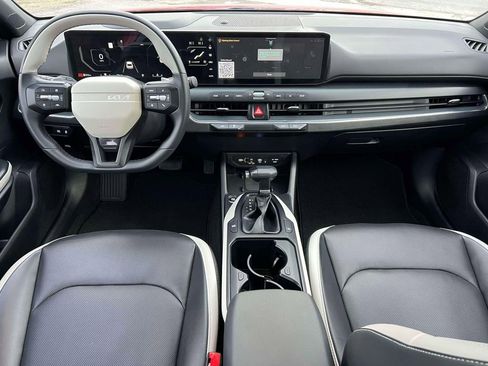 Used 2025 Kia K4 GT-Line w/ GT-Line Premium Package image 12