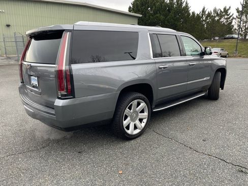 Used 2018 Cadillac Escalade ESV Luxury image 5