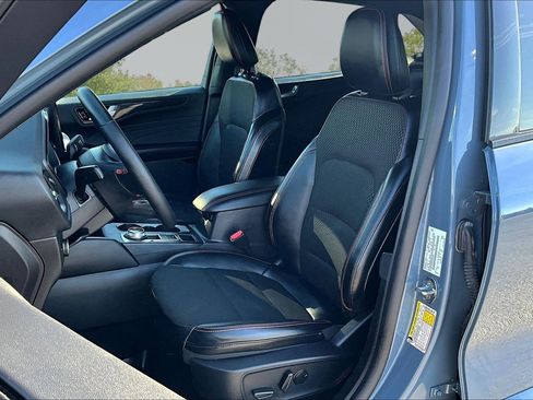 Used 2025 Ford Escape ST-Line Elite image 25