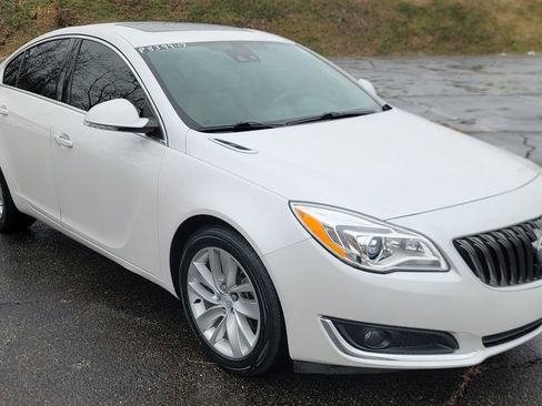 Used 2017 Buick Regal Premium w/ Driver Confidence Package #1 image 2