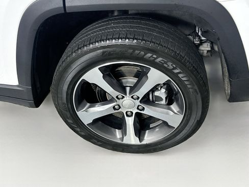 Used 2023 Jeep Grand Cherokee 4WD 4xe image 11