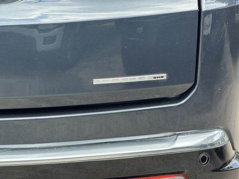 Used 2023 Jeep Grand Wagoneer Series III AWD/4WD image 7