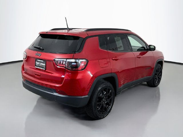 Used 2025 Jeep Compass Latitude w/ Altitude Special Edition AWD/4WD image 7