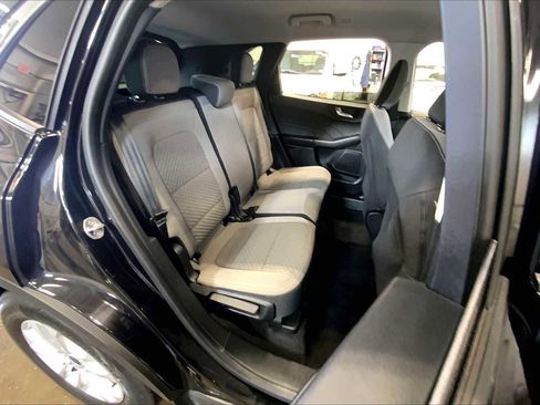 Used 2021 Ford Escape SE image 18