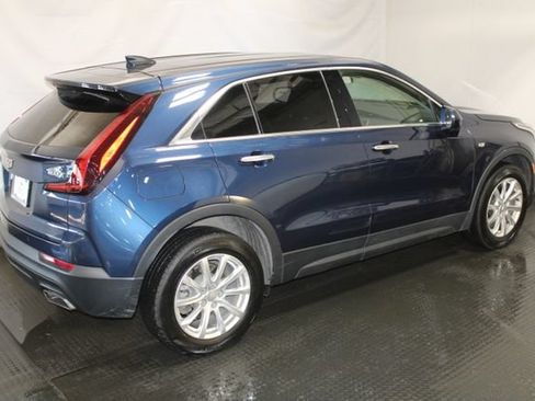Used 2019 Cadillac XT4 Luxury w/ Cold Weather Package AWD/4WD image 5