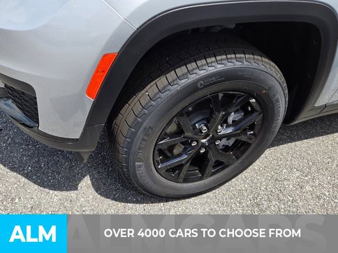 Used 2025 Jeep Grand Cherokee L Altitude AWD/4WD image 3
