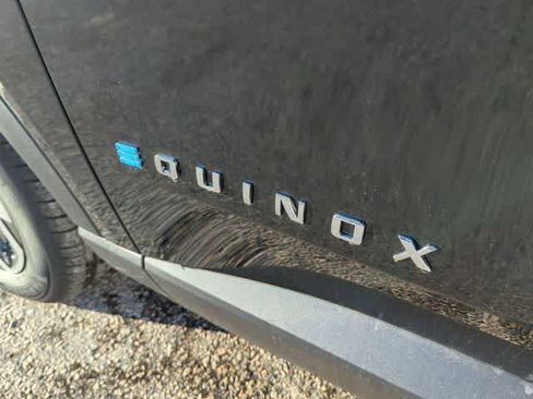 New 2026 Chevrolet Equinox EV LT image 31