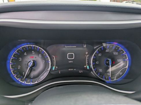 Used 2025 Chrysler Pacifica Select FWD image 30
