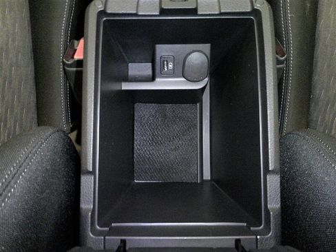 Used 2019 Nissan Rogue SV image 26