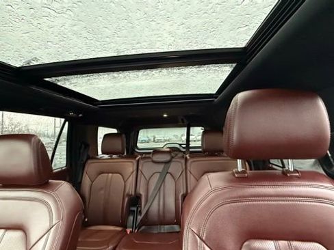 Used 2024 Ford Expedition Limited image 27