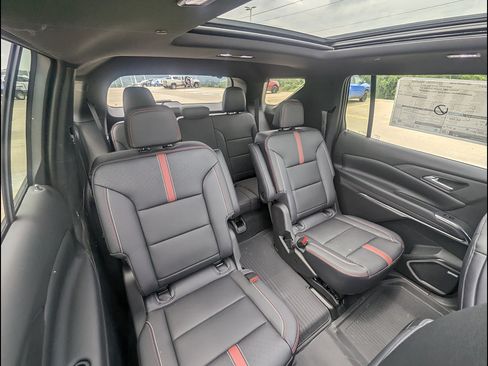New 2026 Chevrolet Traverse RS w/ LPO, Floor Liner Package AWD/4WD image 14