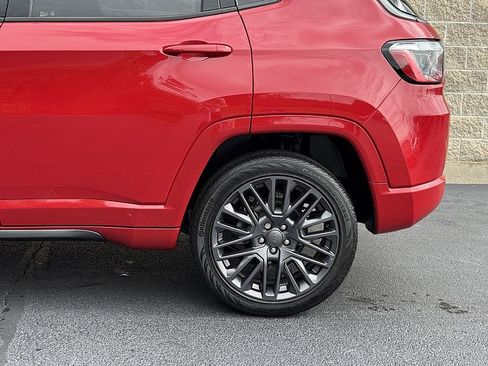 Used 2022 Jeep Compass Limited image 8