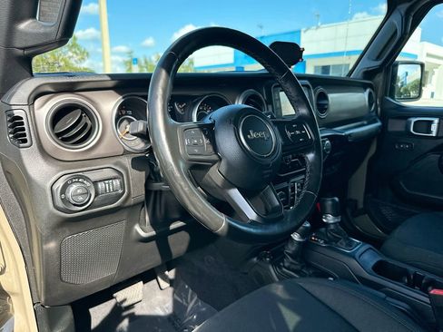 Used 2020 Jeep Gladiator Sport w/ Quick Order Package 24S image 10