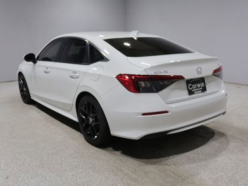 Used 2024 Honda Civic Touring image 6