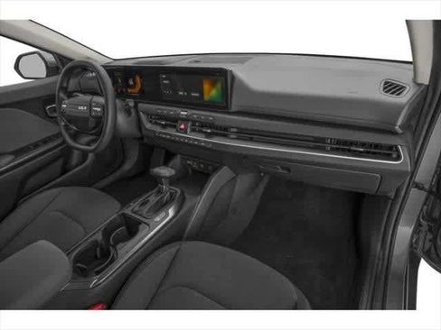 Used 2025 Kia K4 FWD image 11