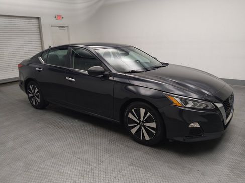 Used 2022 Nissan Altima 2.5 SV FWD image 11