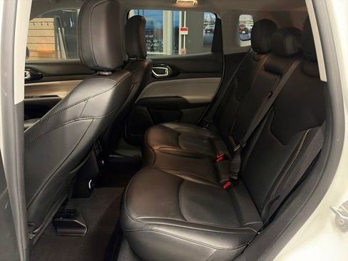 Used 2022 Jeep Compass Limited image 16
