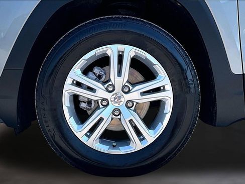 Used 2024 GMC Terrain SLE AWD/4WD image 31