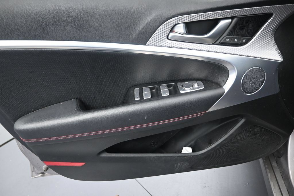 Used 2023 Genesis G70 2.0T w/ Sport Prestige Package RWD image 11