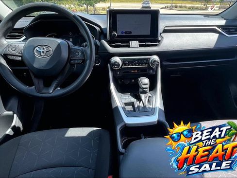 Used 2025 Toyota RAV4 XLE FWD image 17