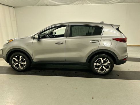 Used 2020 Kia Sportage LX image 6