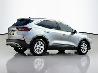 Used 2023 Ford Escape Active w/ Tech Pack #2 AWD/4WD video 2