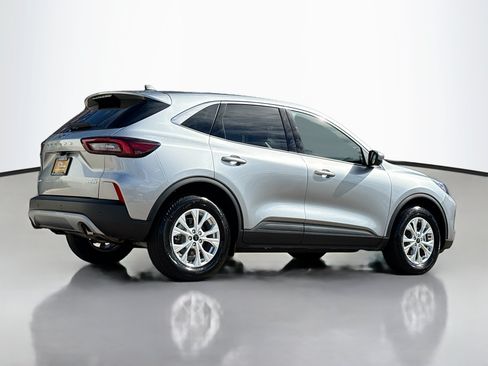 Used 2023 Ford Escape Active w/ Tech Pack #2 AWD/4WD image 2