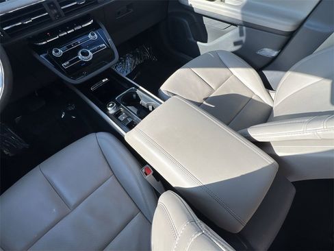 Certified 2022 Lincoln Corsair AWD w/ Premium Package image 28