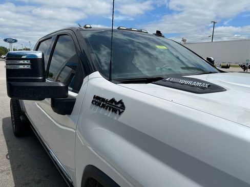 Used 2024 Chevrolet Silverado 2500 High Country w/ High Country Premium Package AWD/4WD image 7