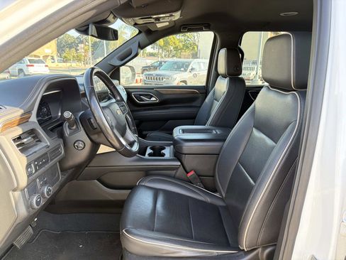 Used 2023 Chevrolet Suburban Premier image 19