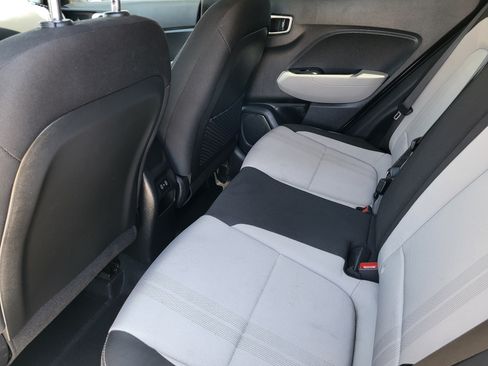 Used 2025 Hyundai Venue SEL FWD image 20