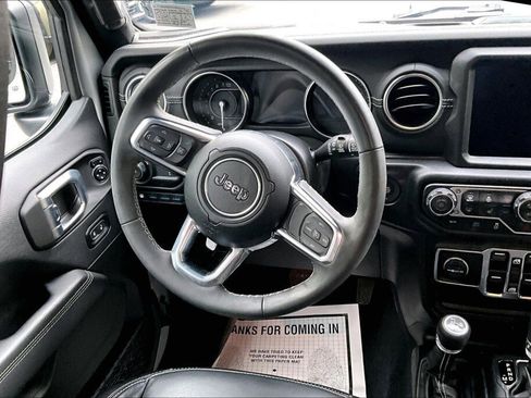 Used 2023 Jeep Wrangler Unlimited Sahara w/ Cold Weather Group AWD/4WD image 7