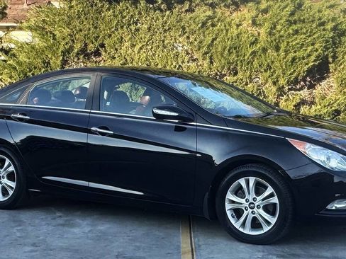 Used 2013 Hyundai Sonata Limited w/ Premium Pkg image 3