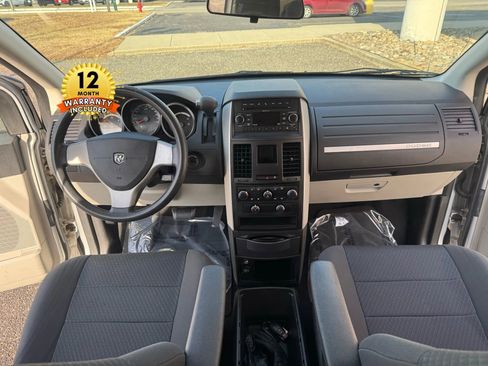 Used 2010 Dodge Grand Caravan SE w/ Climate Group image 18
