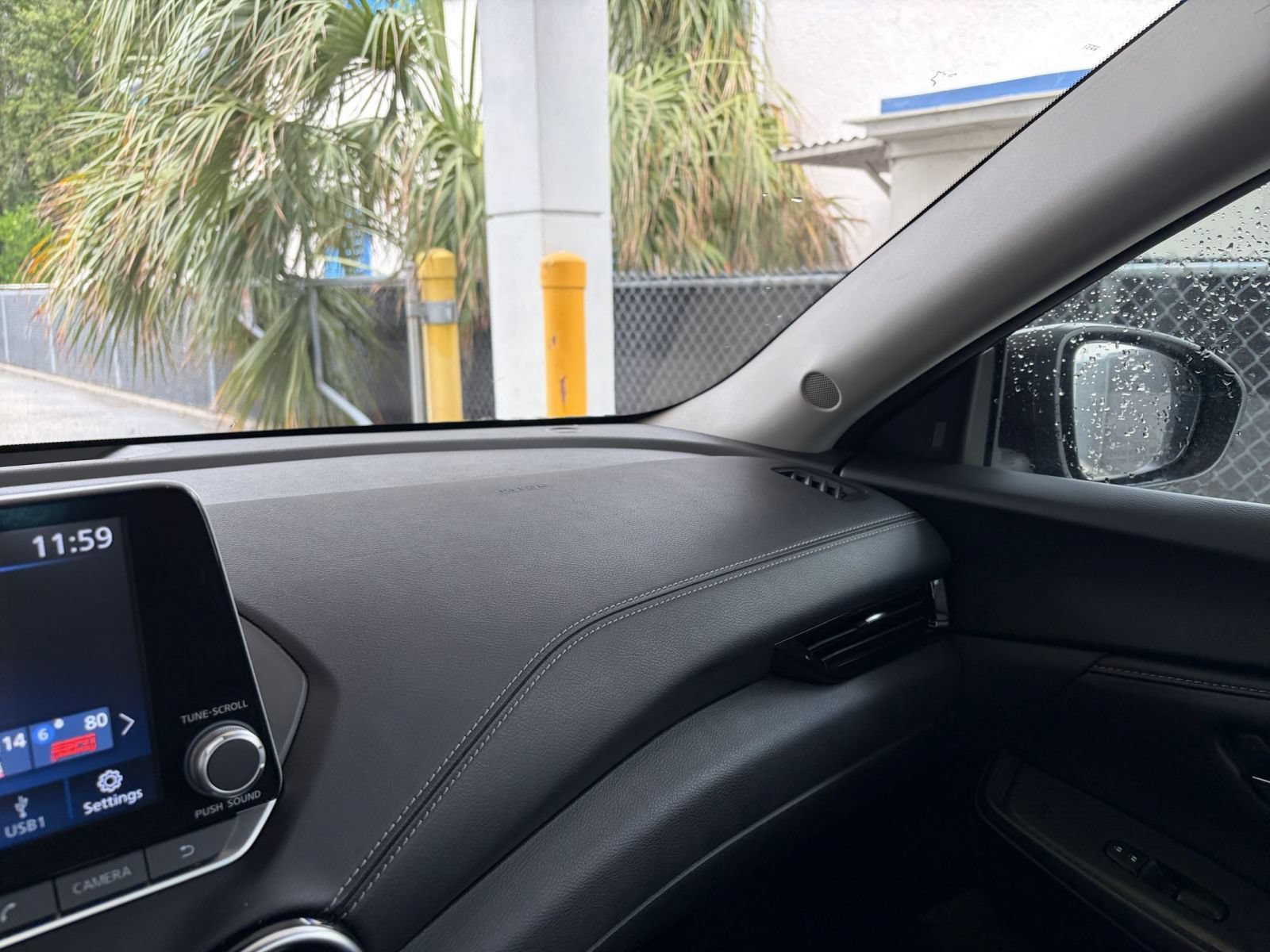 Used 2025 Nissan Sentra SV FWD image 34