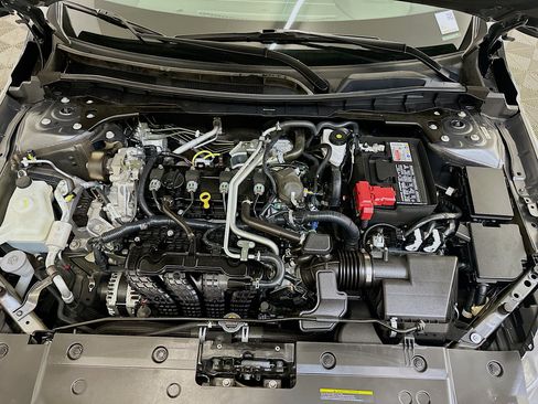 Used 2025 Nissan Altima 2.5 SV FWD image 33