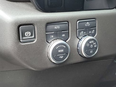 Certified 2025 GMC Sierra 1500 Elevation AWD/4WD image 9