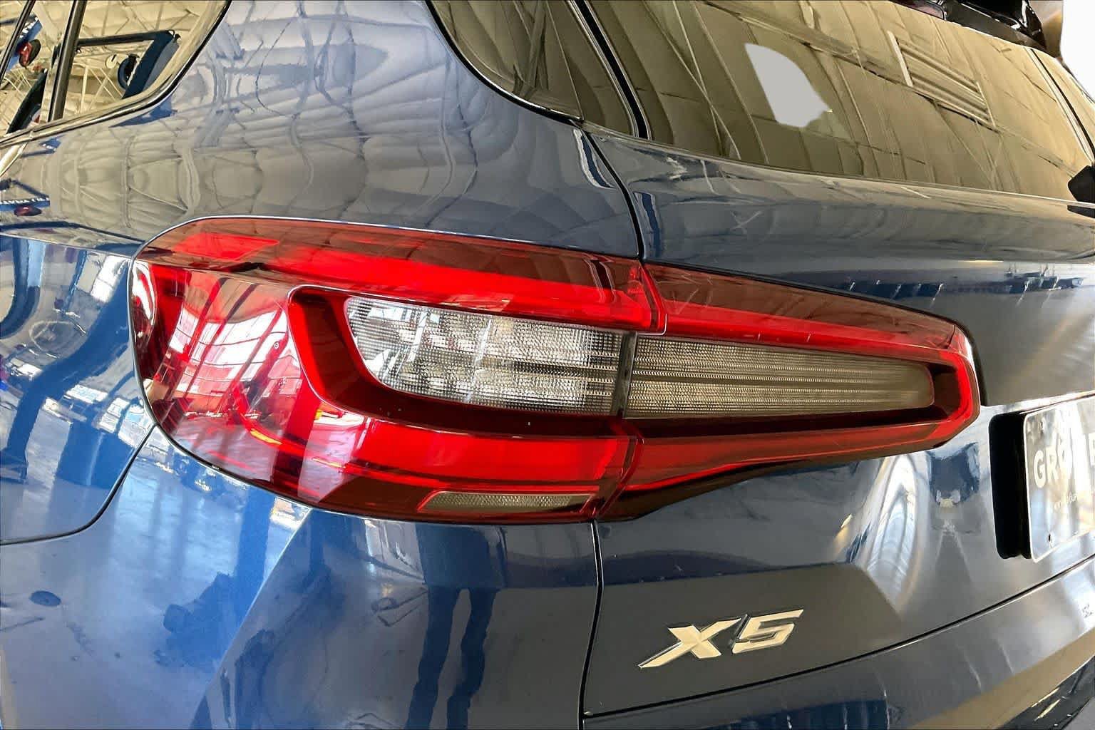 Used 2019 BMW X5 xDrive50i w/ M Sport Package AWD/4WD image 26